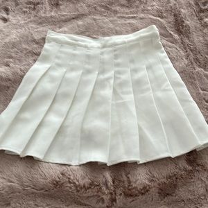 Y2k FASHIONSTYLE WHITE SKIRT SIZE S